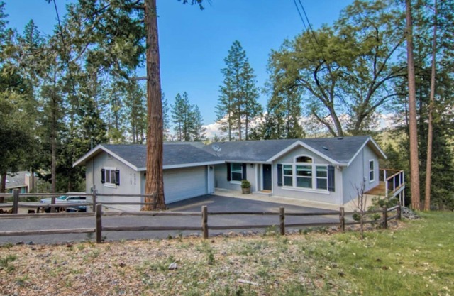 Gateway Retreat at Pine Mountain Lake