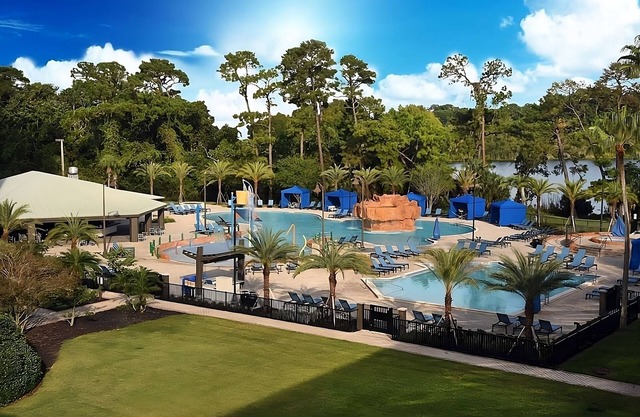 Gateway to Disney Magic: 2 Family Units with Pool Access!Shuttle to Disney-World