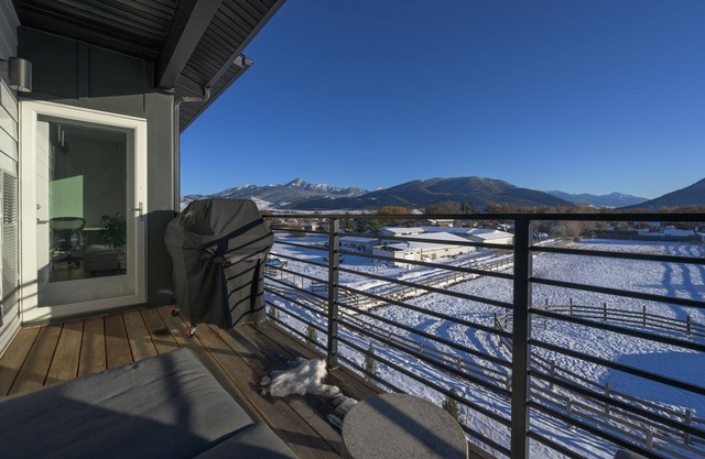 Gateway to Paradise Montana-Modern Flat, Pet friendly, ideal location