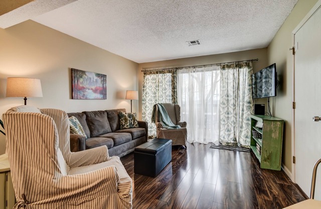 Gathering Place, where family and friends come together! 2BR Branson Condo.