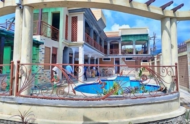 Gator's Paradise Resort