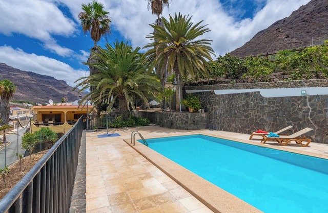GC0283 Holiday house with shared pool in Mogán