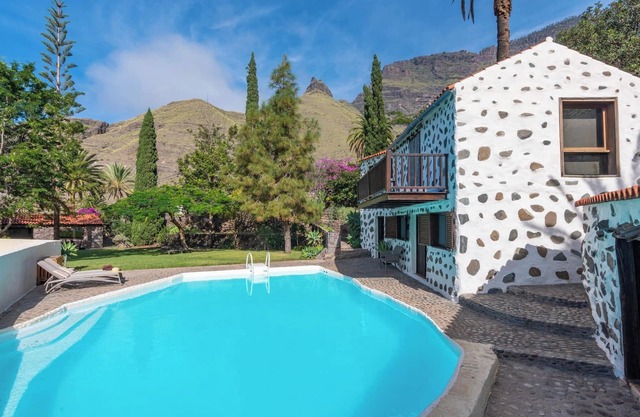 GC0369 Holiday cottage with private pool in El Risco