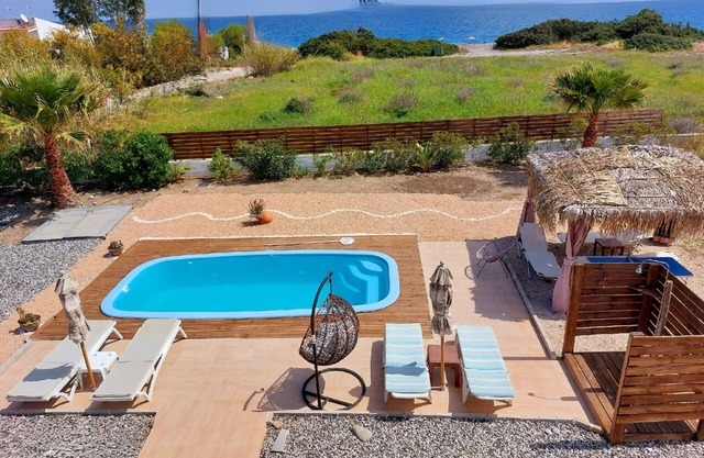 Gennadi Serenity House- beachfront villa with amazing sea view and private pool