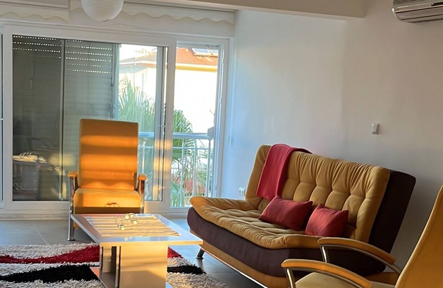 Gesicherte Wohn Anlage am Meer mit Pool, Restaurant und Privatstrand