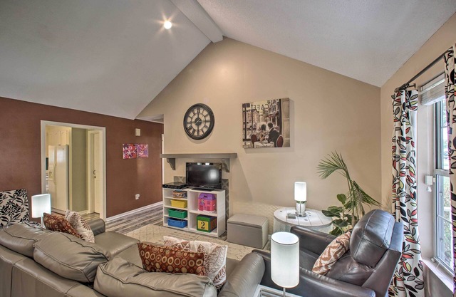 Get 10% off for week-long booking at Dog Friendly Cottage with fenced backyard