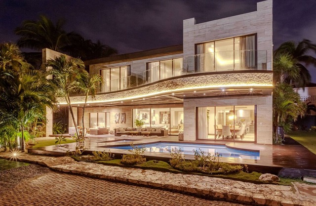 Get 10% OFF For Your NYE`S At Tripintravel