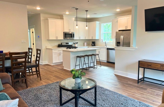 Getaway in the Woods - 2-Bed/1 Bath Apartment Near Texas A&M