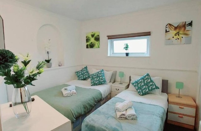 Gilling Villa Remarkable 4-Bed House in Gillingham