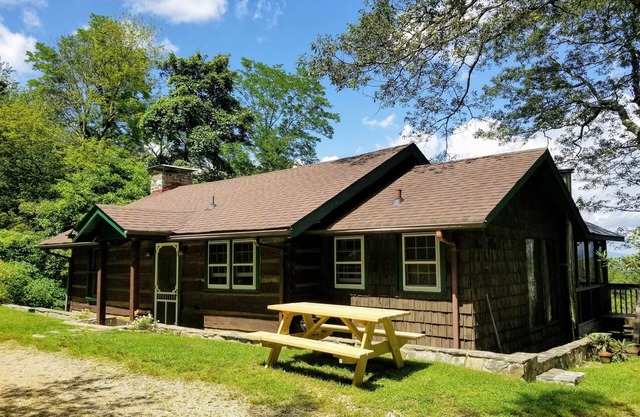 Gingercake Acres- Now with A/C! Next to Linville Gorge Wilderness. Dog friendly!