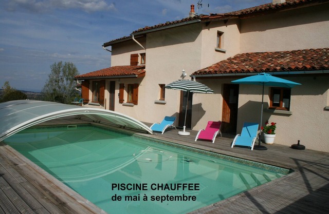 Gite 6p. with SWIMMING POOL in nature, in Auvergne-Rhône-Alpes