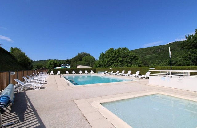 Gite Arnac, 2 bedrooms, 5 persons