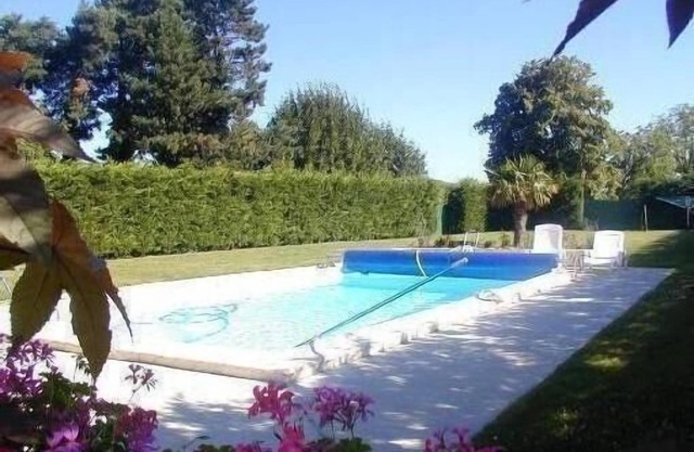 Gite with private pool in savigné