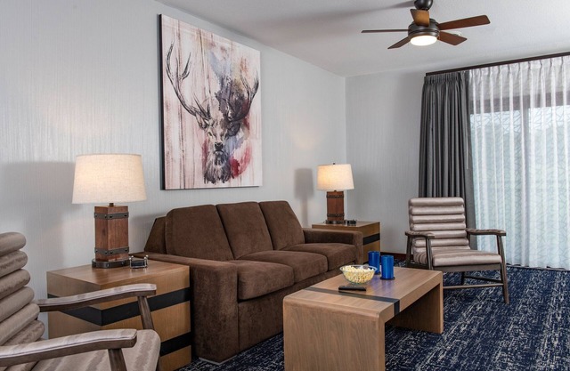 Glacier Canyon Resort With Free access to WaterParks and other Amenities