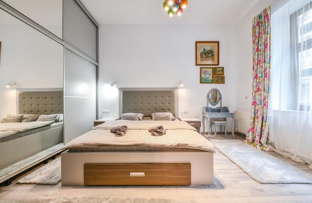 Glam Apartment