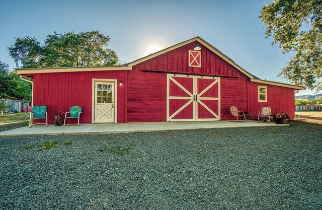 Glamping Tent with gorgeous mountain views&Animalsn