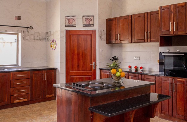 Glitterstone | WiFi | Pool | Balcony| Mass Media