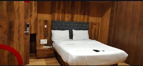 Glitz Hotels New Pacific - Nr International Airport Mumbai