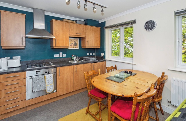 Global Boutique 2-bed apart in beautiful leafy area WiFi/free Parking near Stat