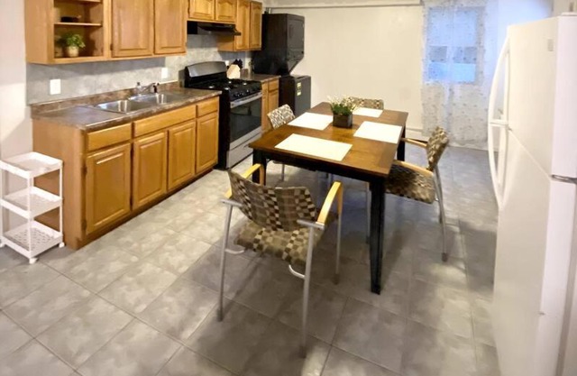 Glorious Suite near Downtown with washer/dryer