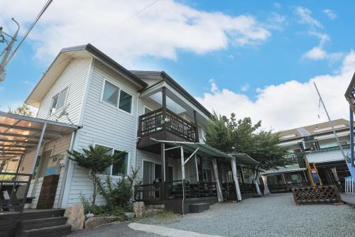 Goesan Byeolbit Pension