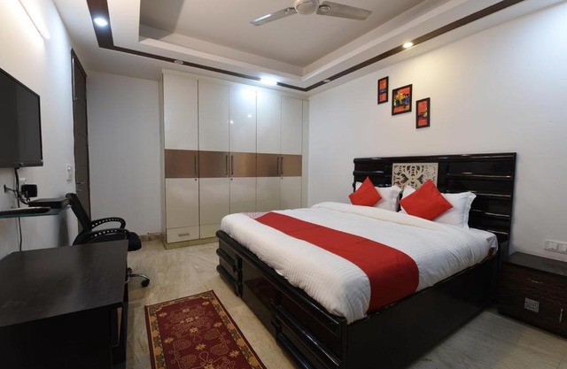 Golden Bed and Breakfast- High Quality Rooms in South Ex-1 D Block