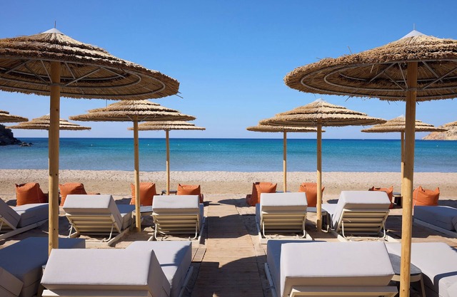 Golden Milos Beach House by Domotel