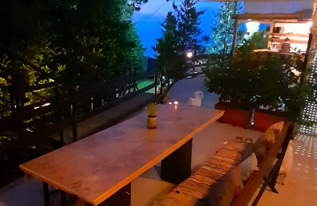 Golden Mountain in Anilio Pelion has an outdoor swimming pool and a garden