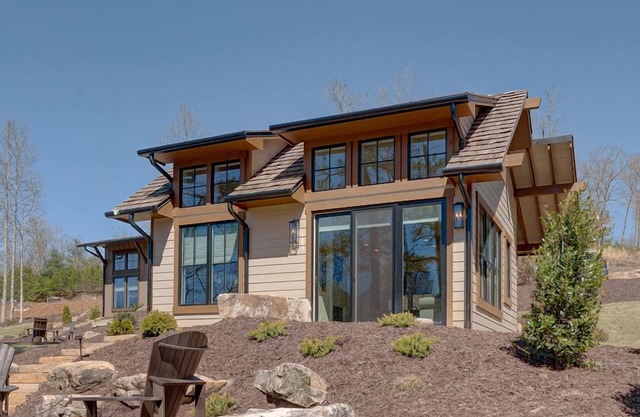 Golf and Riverfront Cottage | King Bed | Group Availability