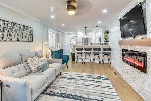 Golf Course View Modern Keowee Key Condo!