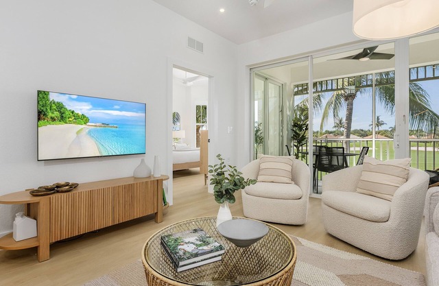 Golf course view - Renovated luxury 3bd in Lely, resort pool, tennis, pickleball