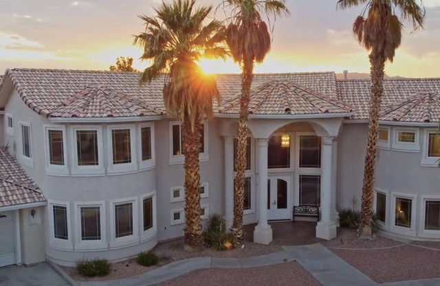 Golf Mansion 7BR 12 Beds Luxe 7 Golf Courses within 3 Miles