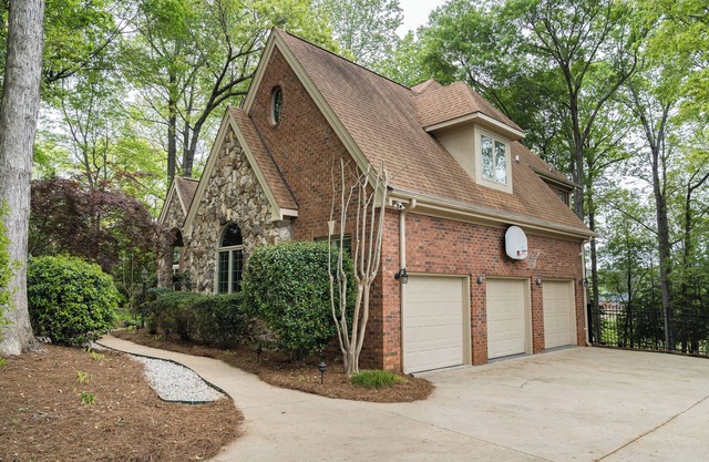 Golfer's Heaven 4 bedroom home w/pool table