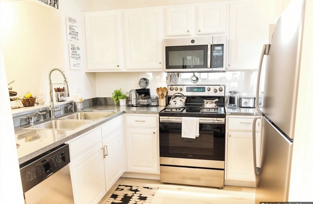 Gorgeous 2-bedroom apartment in Norfolk Pet Friendly