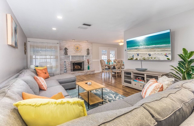 Gorgeous 4-bedroom home ~ Pool, hot tub, fire pit & 2 King beds!