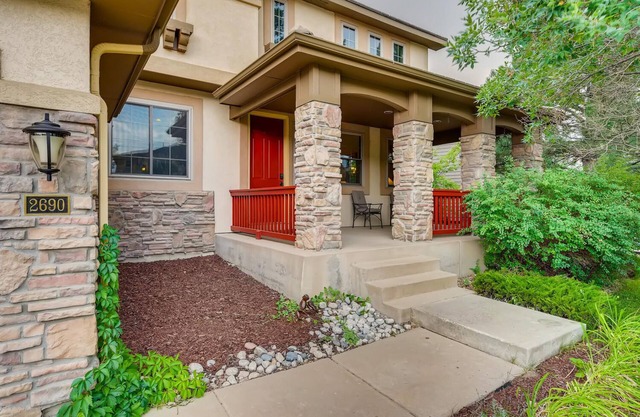 Gorgeous 4 Bedroom House in Golf Course Community