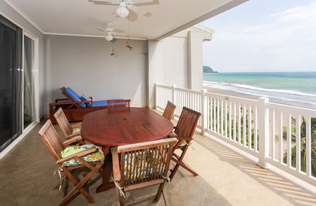 Gorgeous Beachfront Condo w/Incredible Ocean Views & Access to Pool