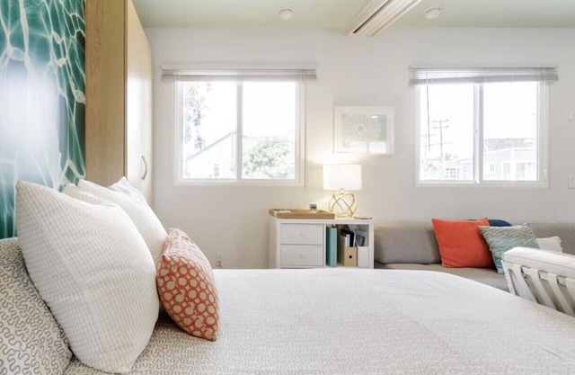 Gorgeous Boardwalk Getaway AC, parking