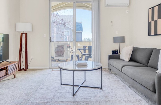 Gorgeous Campbell 2BR w/ Pool, Gym & W/D, near eBay & WF, by Blueground