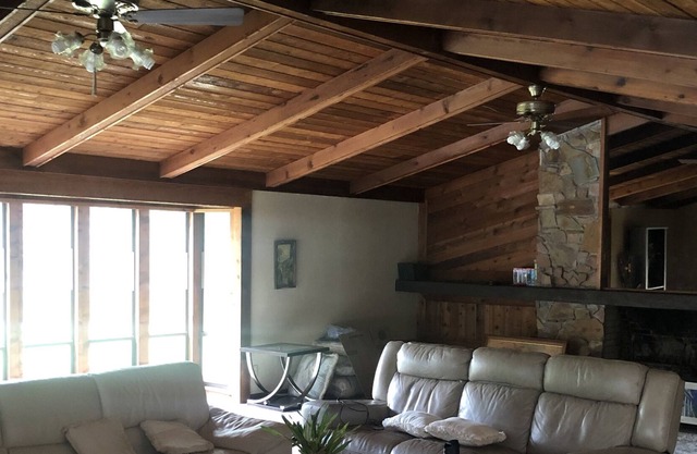 Gorgeous cedar house with no cleaning fee