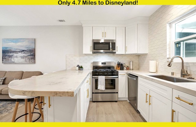 Gorgeous Designer Remodeled Home 5mi to Disney