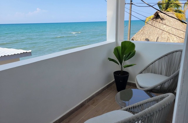Gorgeous double room with Caribbean view next to PASEO, parking, balcony netflix