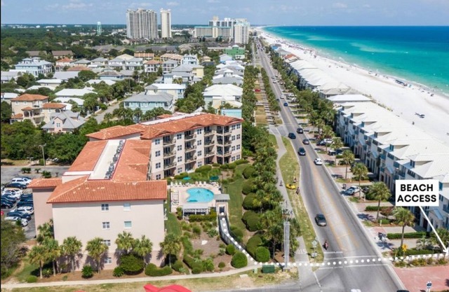 Gorgeous Emerald Waters! 2nd floor. New rental!