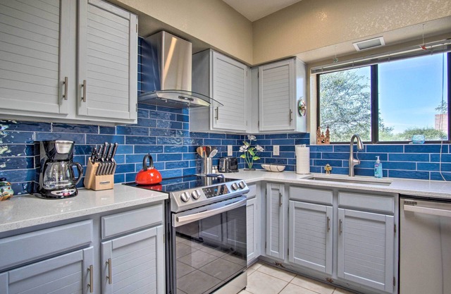 Gorgeous Green Valley Townhome w/Mountain Views!