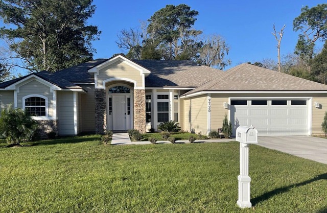 Gorgeous Heated Pool Home Built in 2020 with Jacuzzi- 5.3 mi from INTL Airport…