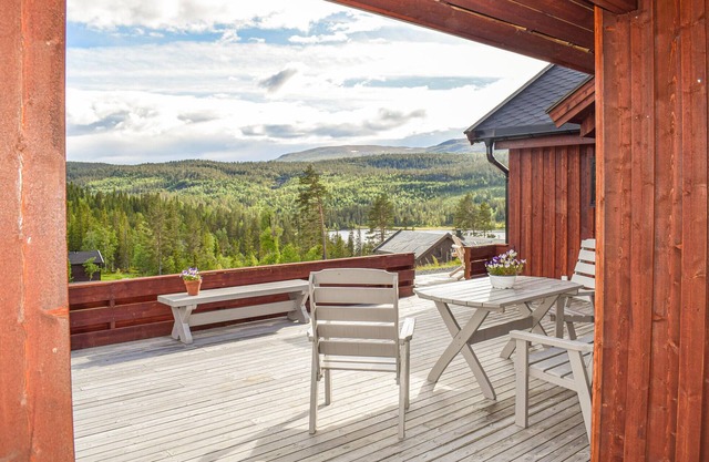 Gorgeous home in Flesberg with WiFi