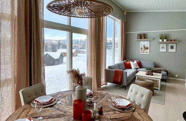 Gorgeous home in Hurdal with lake view