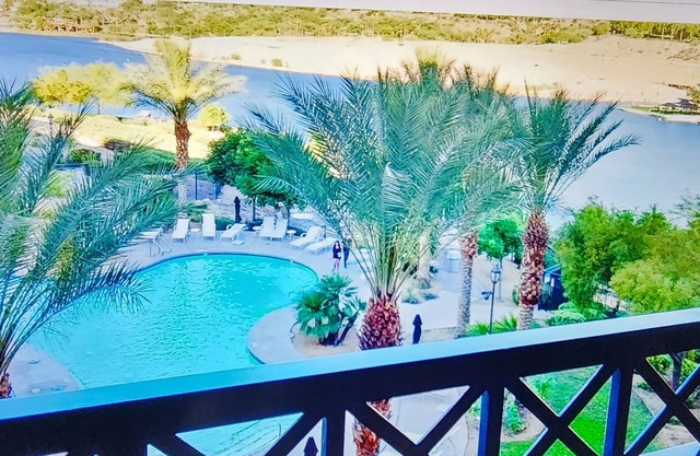 Gorgeous Lake Las Vegas Apartment