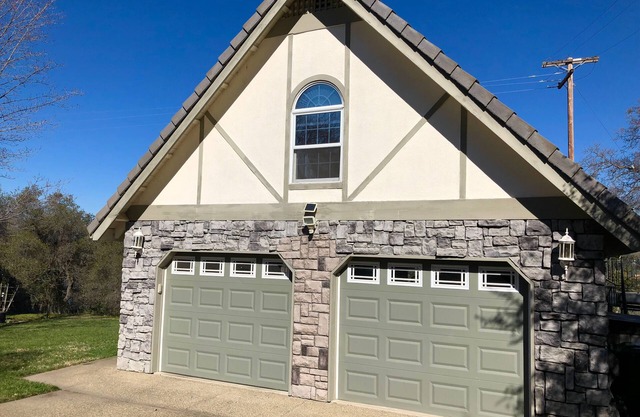 Gorgeous Lake View, Nature at Your Door (Ask about 31+ days)