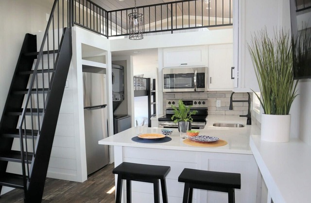 Gorgeous Lake Views #27 Cottage at Bayfront Resort